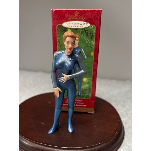Hallmark Keepsake Ornament Star Trek Voyager Seven of Nine Collectible Figurine - Picture 8 of 8